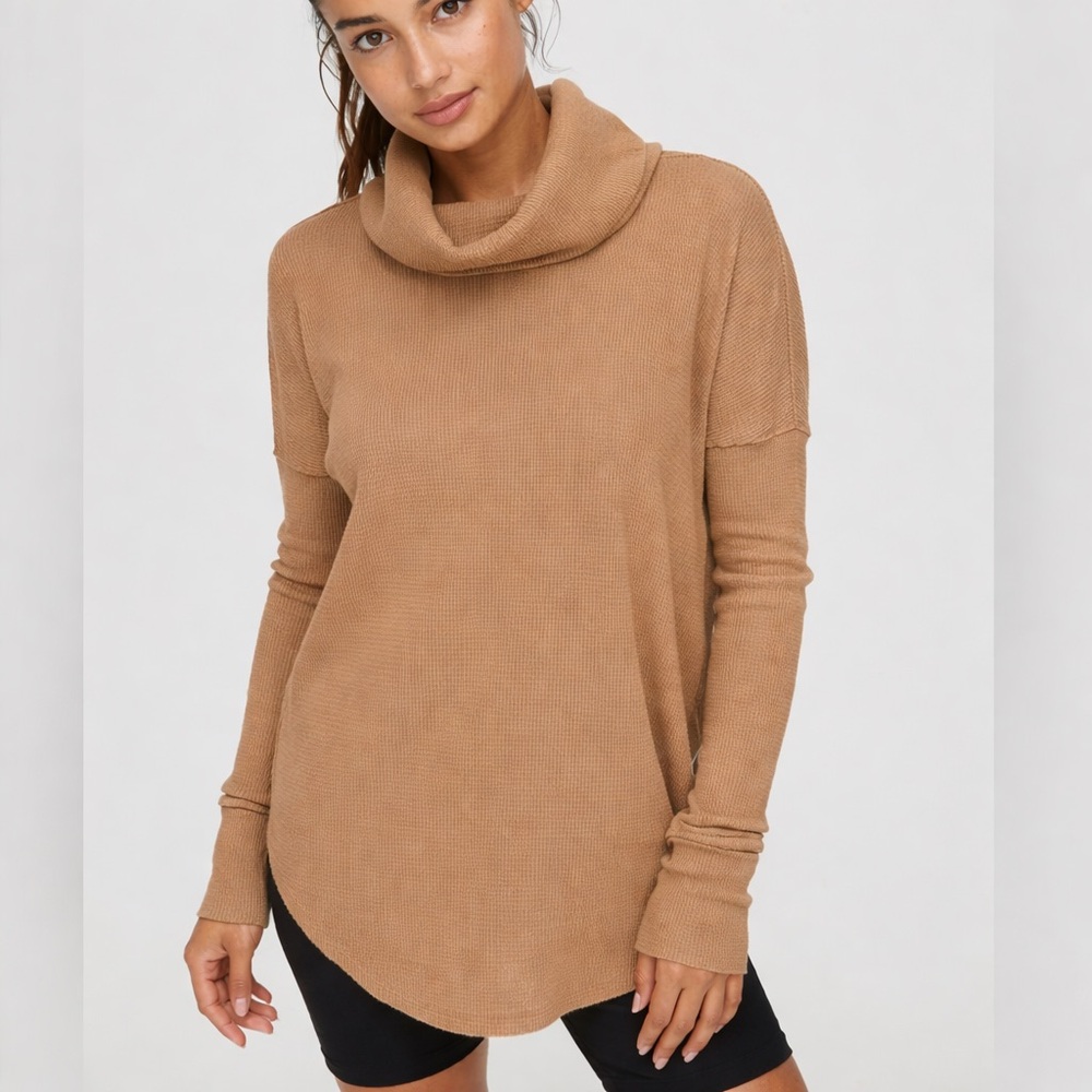 ARITZIA TNA Tan Waffle Knit Turtleneck Long Sleeve Top Size Small